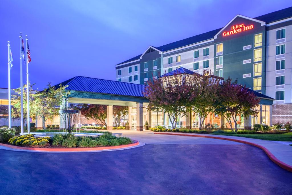 Hilton Garden Inn Independence - main image