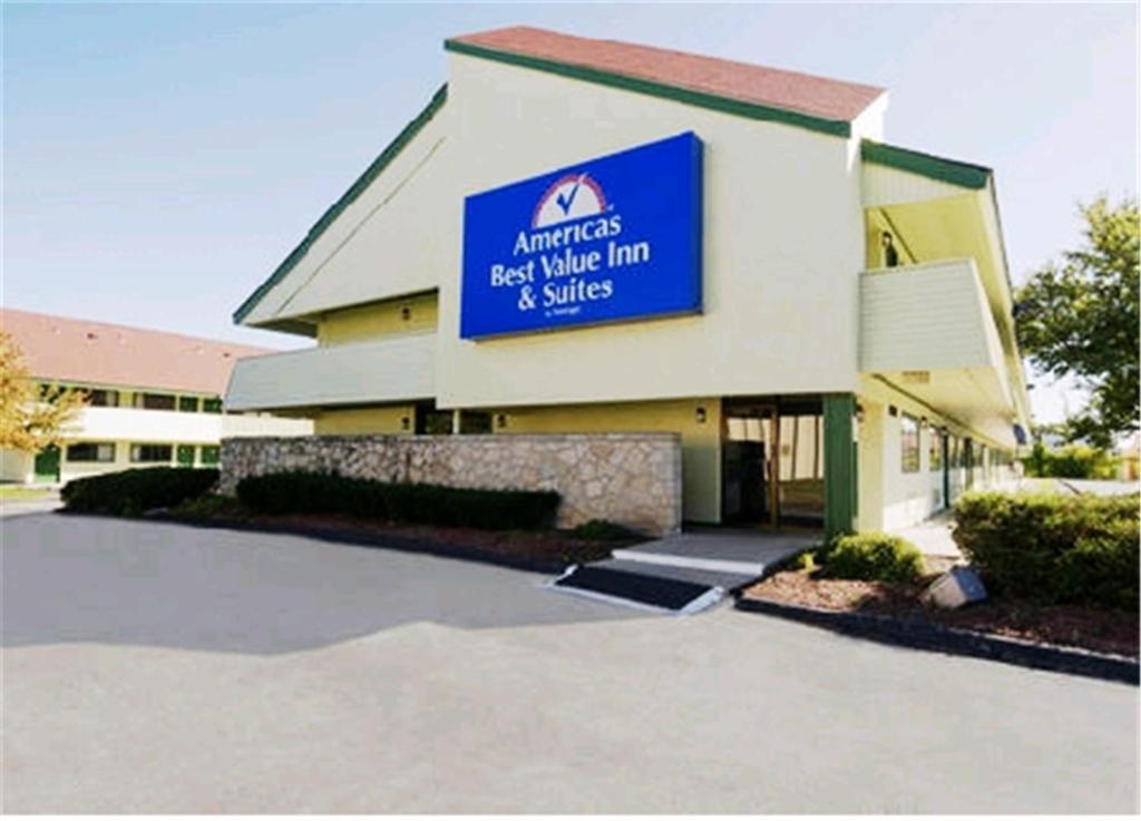 Americas Best Value Inn Kansas City East - Independence - main image