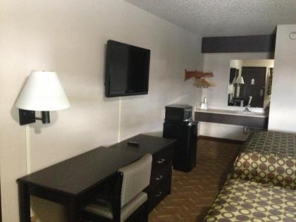 Americas Best Value Inn Kansas City East - Independence - image 11