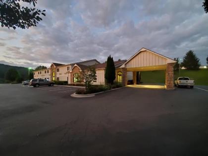 Americas Best Value Inn & Suites - image 4