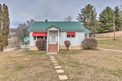 Scenic Countryside Cottage 3 Mi to New River! - image 1