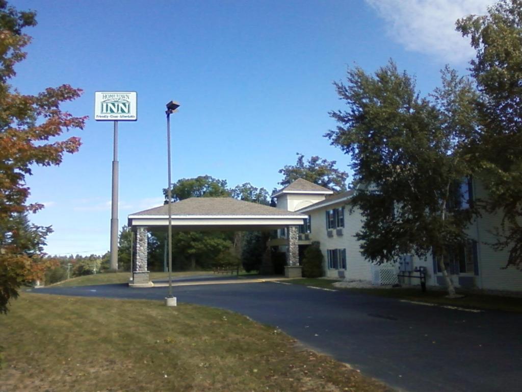 Hometown Inn Indian River - image 2