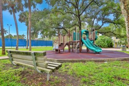 Intercoastal Waterfront Retreat - image 5