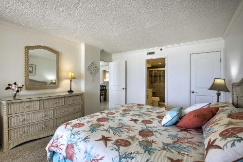 Cozy Beachfront Indian Shores Condo with Pool Access! - image 4