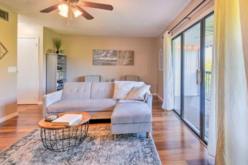 Indian Shores Townhome with Pool Access and Kayaks - image 4