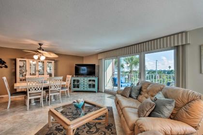 Indian Shores Condo with Balcony and Pool on the Beach! - image 10