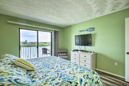 Indian Shores Condo with Balcony and Pool Access! - image 14