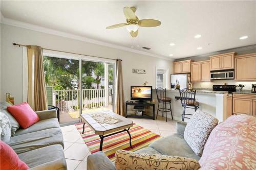 Sea Star 107 3 Bedroom Pool Walk to Beach Balcony Jetted Tub Sleeps 6 - image 4