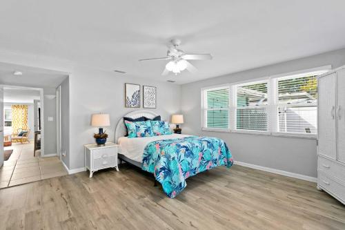 Chic Ocean Oasis with Pool 2 Blocks to Beach! - image 4