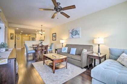 Waterfront Condo with Water Park Walk to Beach - image 1