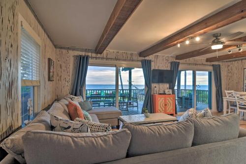 Oceanfront Condo with Balcony and Beach Access! - image 4