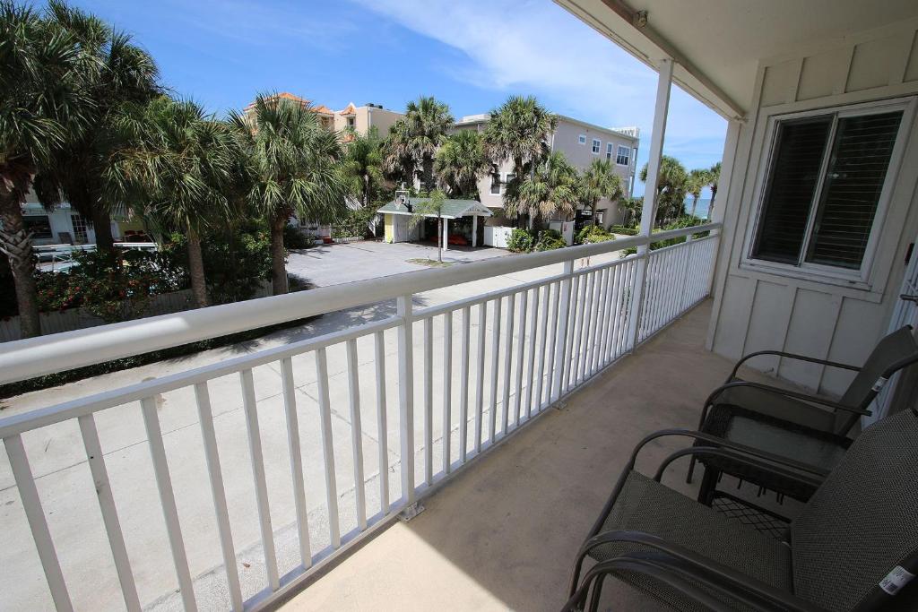 Gulfside Villas by Florida Lifestyle Vacation Rentals - image 3