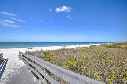 Indian Rocks Beach Oasis - 2 Blocks to Ocean!