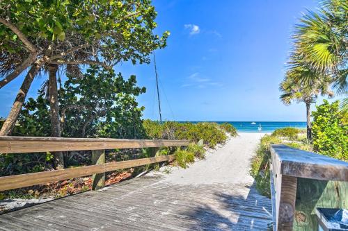 Indian Rocks Beach Minutes from the Shoreline - image 2