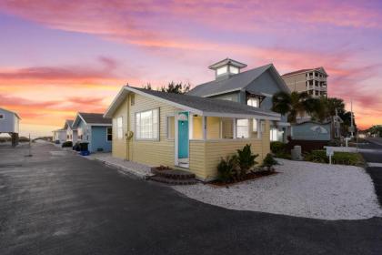 Canary Beach Cottage Indian Rocks Beach