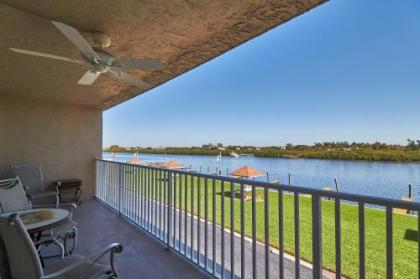 Family friendly condo nestled between the Gulf of Mexico and the Intercoastal Waterway BYTC216 - image 2