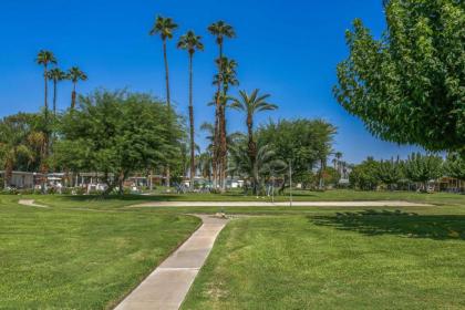 Indian Wells Glass House - image 14