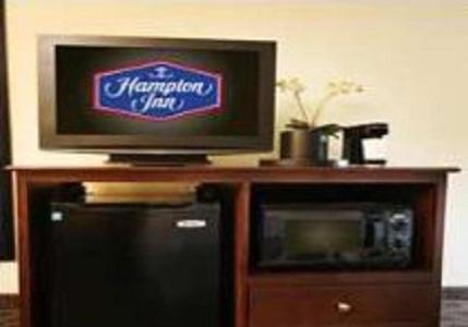 Hampton Inn Indianapolis Northeast/Castleton - image 2