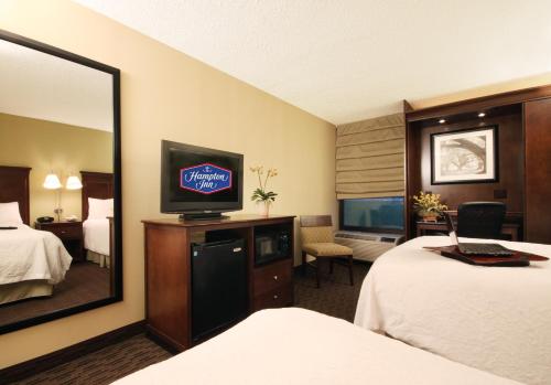 Hampton Inn Indianapolis Northeast/Castleton - image 5