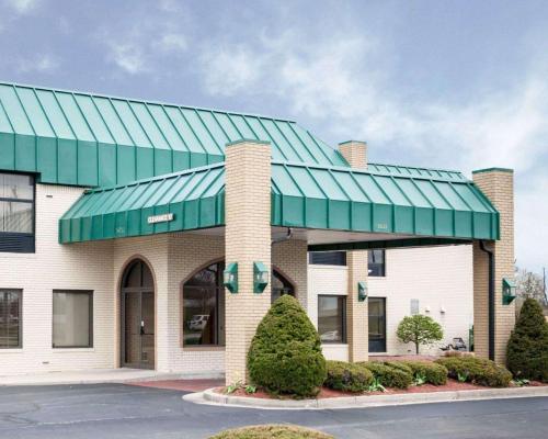 Quality Inn And Suites Indianapolis - main image