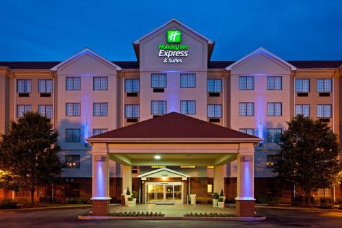 Holiday Inn Express Hotel & Suites Indianapolis - East an IHG Hotel - main image