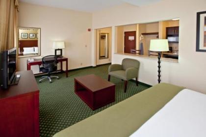 Holiday Inn Express Hotel & Suites Indianapolis - East an IHG Hotel - image 3