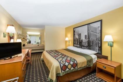 Super 8 by Wyndham Indianapolis - image 3