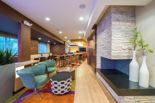 Fairfield Inn & Suites Indianapolis Northwest - image 3