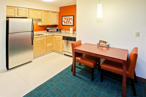 Residence Inn Indianapolis Fishers - image 2