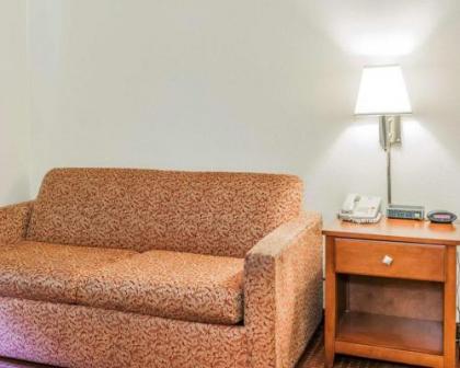 Quality Inn East Indianapolis - image 5