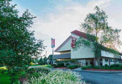 Red Roof Inn Indianapolis North - College Park - image 4