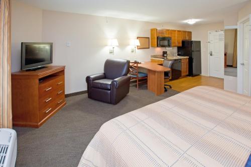 Candlewood Suites Indianapolis East an IHG Hotel - image 4