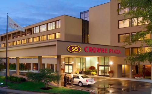 Crowne Plaza Hotel Indianapolis Airport an IHG Hotel - main image