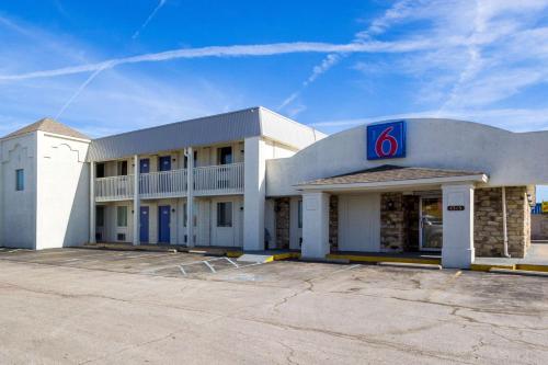 Motel 6-Indianapolis IN - South - main image