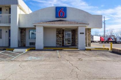 Motel 6-Indianapolis IN - South - image 5