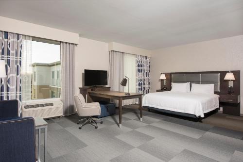 Hampton Inn & Suites Indianapolis-Keystone IN - image 3