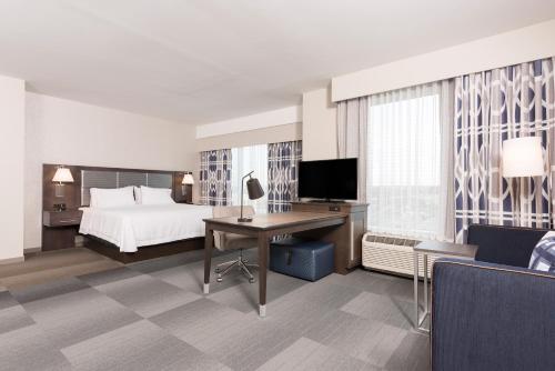 Hampton Inn & Suites Indianapolis-Keystone IN - image 4