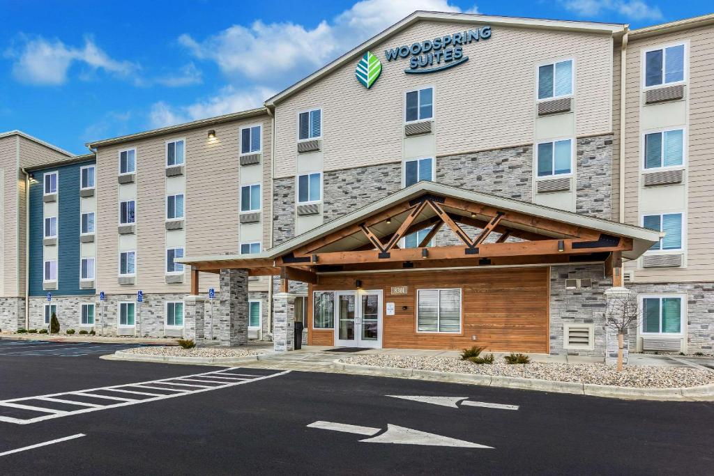 WoodSpring Suites Indianapolis Castleton - main image