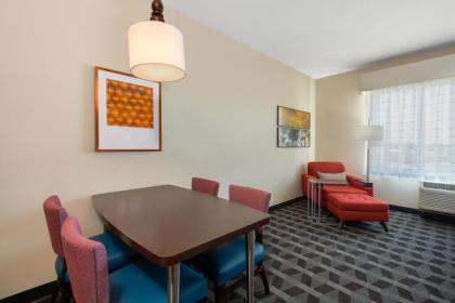 TownePlace Suites by Marriott Indianapolis Airport - image 11