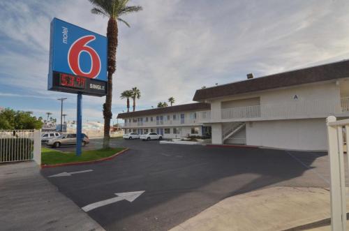 Motel 6-Indio CA - Palm Springs - image 3