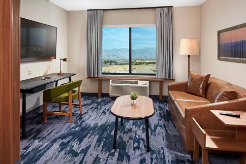 Fairfield by Marriott Inn & Suites Indio Coachella Valley - image 5