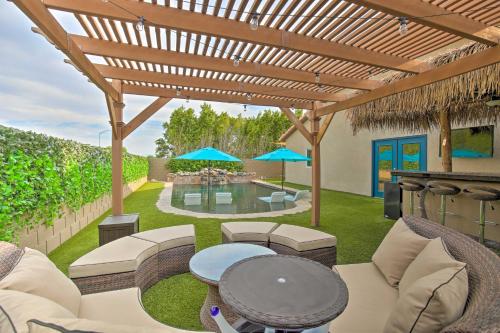 Oasis with Pool and Tiki Bar Less Than 4Mi to Empire Polo Club - image 3