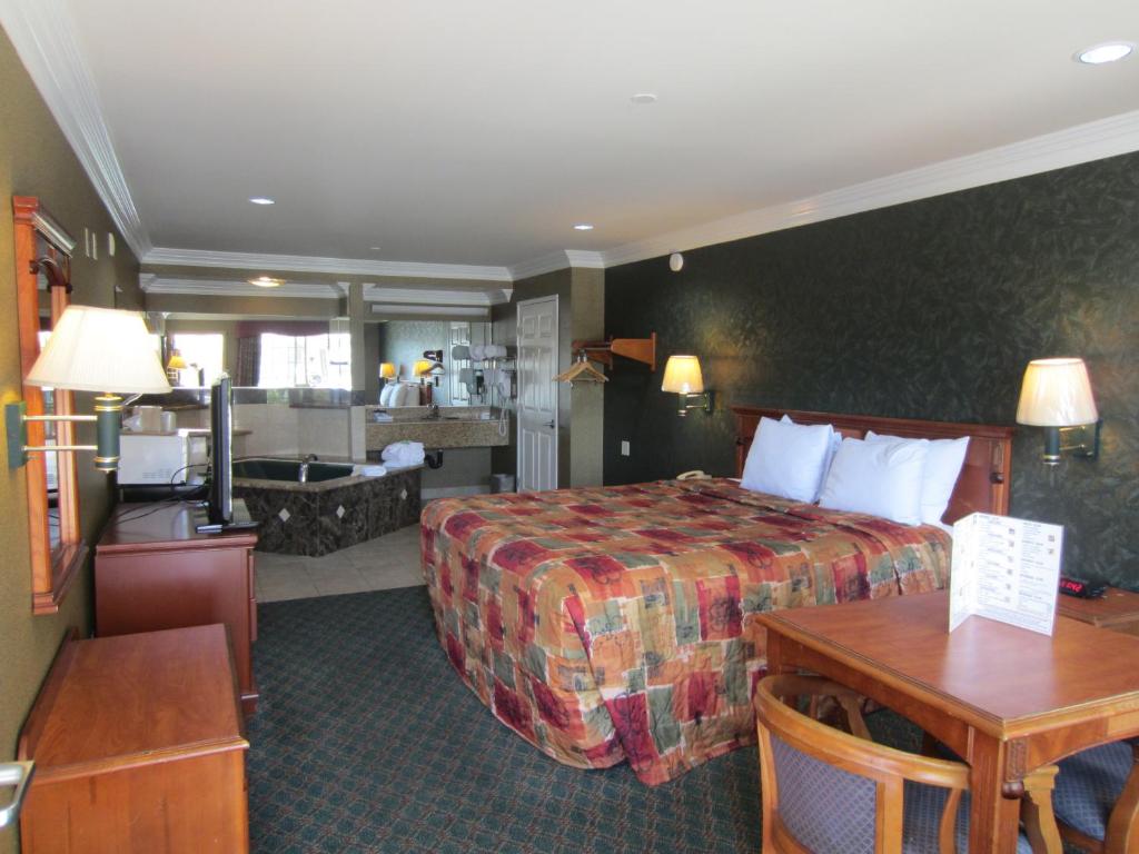 Crystal Inn Suites & Spas - image 2