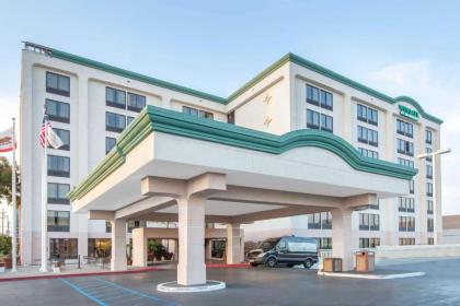 Wingate by Wyndham Los Angeles Airport - image 13