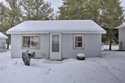 Bass Lake Living - Cozy Cabin in Pine Ridge Resort - image 14