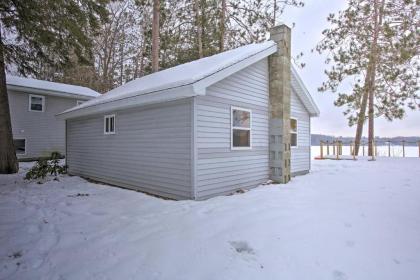 Bass Lake Living - Cozy Cabin in Pine Ridge Resort - image 4