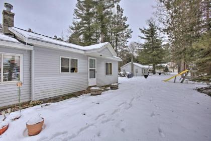 Cozy Interlochen Cabin Less Than 1 Mile from Green Lake! - image 3