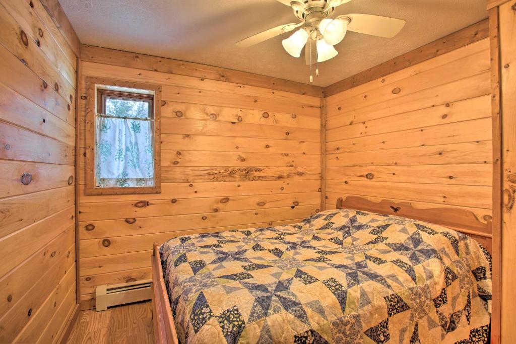 Cozy Interlochen Cabin Less Than 1 Mile from Green Lake! - image 5