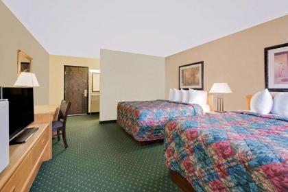 Days Inn by Wyndham International Falls - image 13