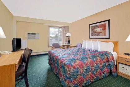 Days Inn by Wyndham International Falls - image 3